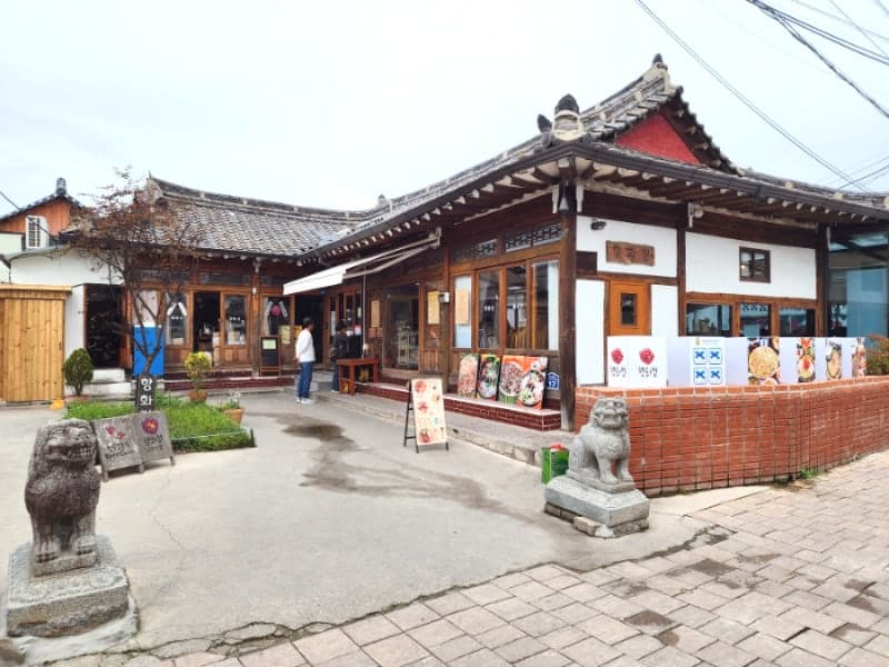 Hyanghwajeong: The Must-Eat K-Food Spot in Hwangridan-gil